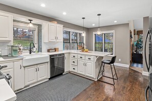 微波炉、烤箱、炉灶、洗碗机