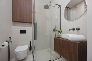 Bruser, hårtørrer, håndklæder