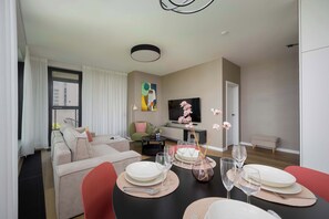 TV, offices - Stylish Apartment in the Center | Balcony | Parking | Smart TV (Warszawa)