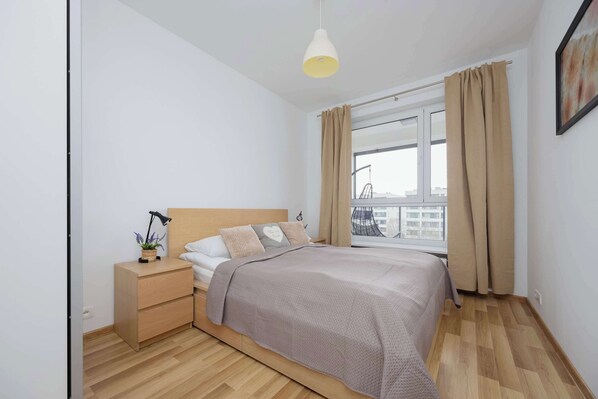 1 chambre, bureau, fer et planche à repasser, Wi-Fi