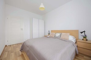 1 chambre, bureau, fer et planche à repasser, Wi-Fi