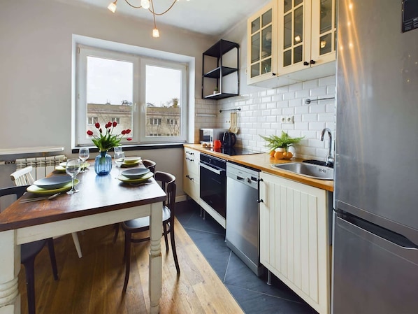 Microwave, oven, stovetop, dishwasher