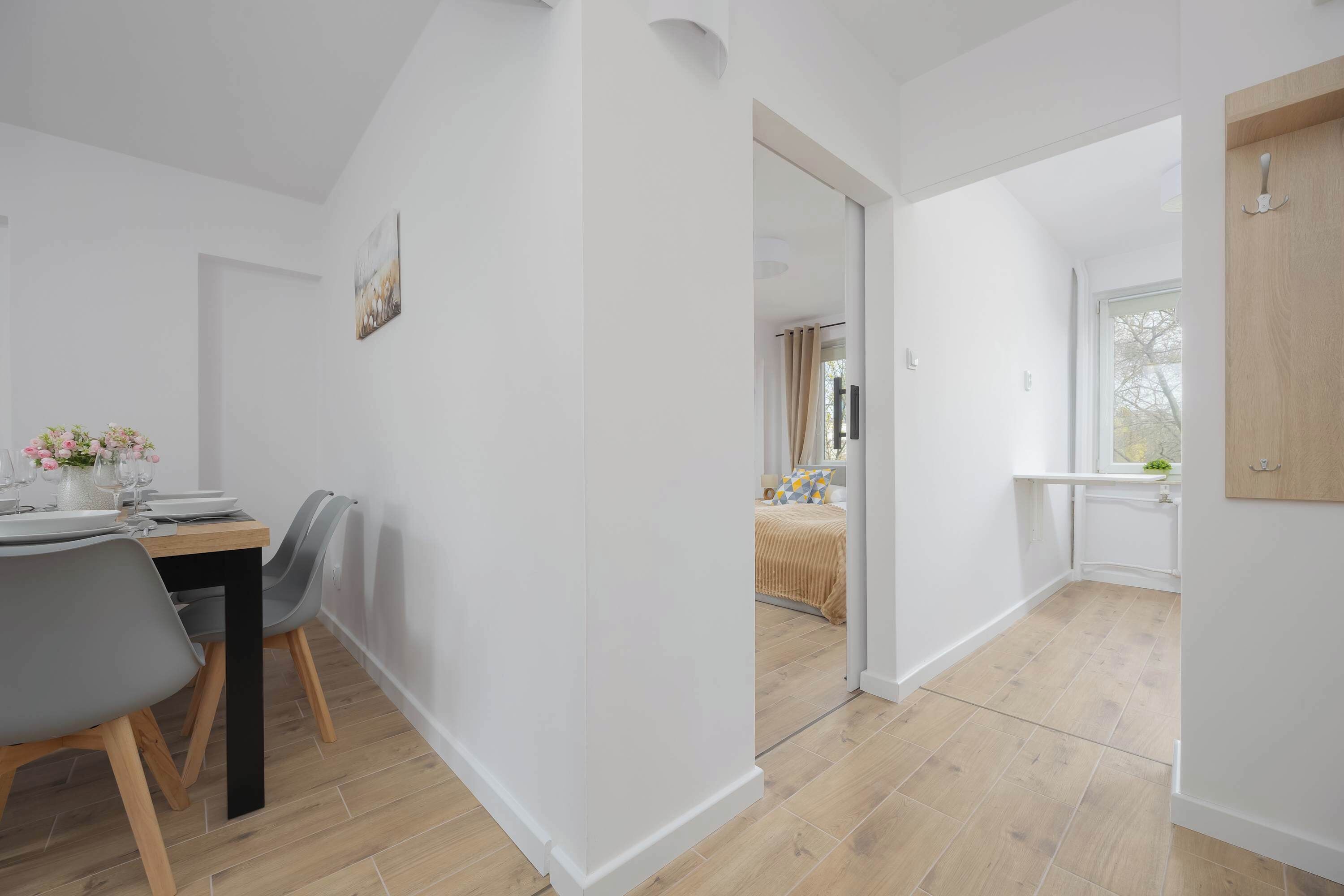 2 bedrooms, desk, iron/ironing board, travel cot