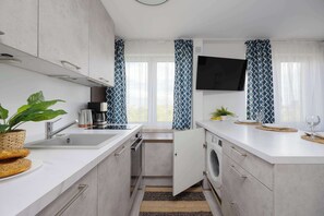 Réfrigérateur, four, plaque de cuisson, lave-vaisselle