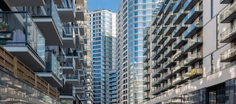 Stylish Apartment with Balcony | View and Workspace