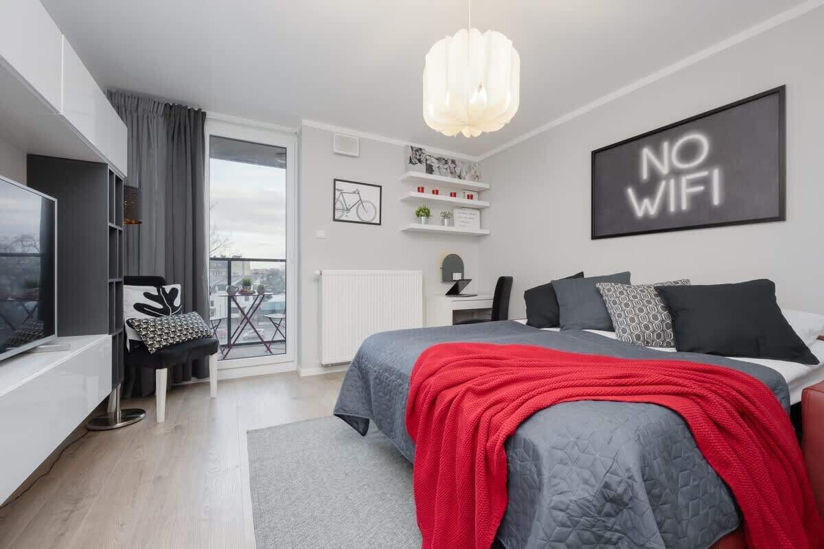 Iron/ironing board, WiFi, bed sheets