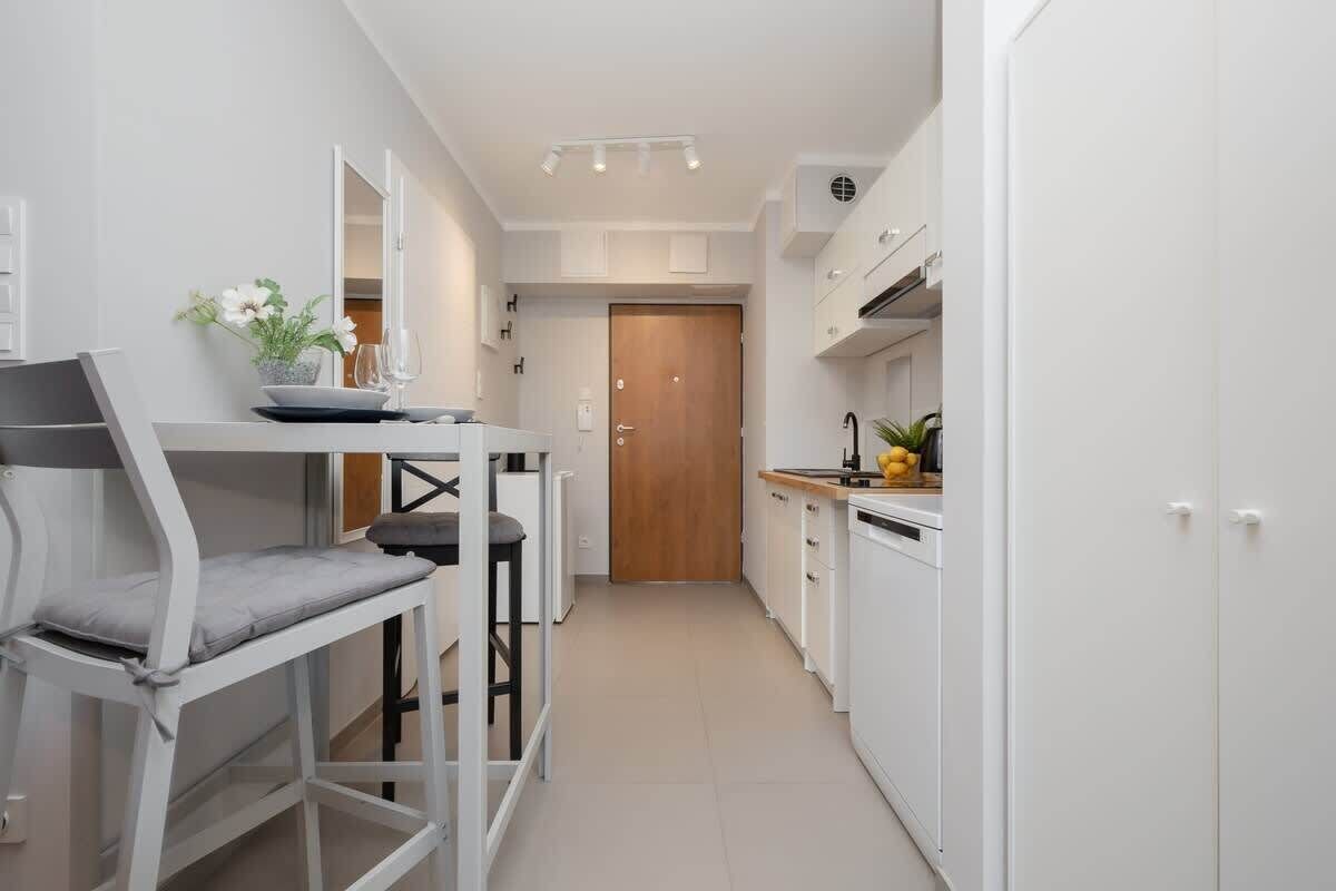 Kühlschrank, Mikrowelle, Herdplatte, Geschirrspüler