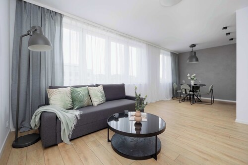 Modernes Apartment | Parkplatz und Arbeitsraum