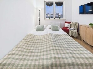 Iron/ironing board, travel cot, WiFi, bed sheets