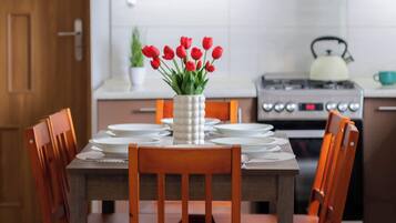 Dining table for 6 persons.