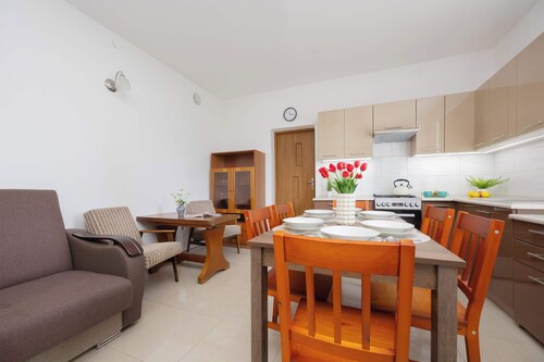 Spacious Apartment for 13 Persons | Parking and Garden