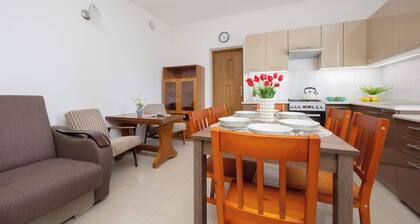 Spacious Apartment for 13 Persons | Parking and Garden