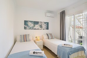 4 quartos, ferros/tábuas de passar roupa, berço de viagem, Wi-Fi