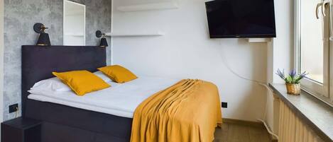 Schreibtisch, Bügeleisen/Bügelbrett, WLAN, Bettwäsche