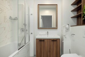 Shower, hair dryer, towels - Bel Mare D230 | Tasteful Apartment | Parking (Międzyzdroje)