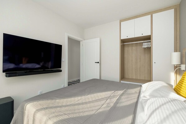 3 bedrooms, iron/ironing board, travel cot, WiFi