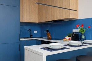 Refrigerador, horno, parrilla de estufa y lavavajillas 