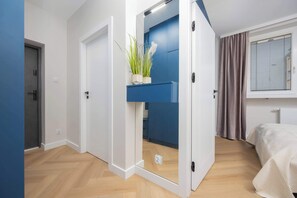 2 Schlafzimmer, Schreibtisch, Bügeleisen/Bügelbrett, WLAN