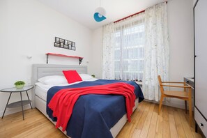 2 bedrooms, desk, iron/ironing board, travel cot