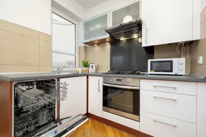 Fridge, microwave, oven, stovetop