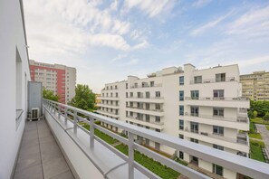 Property grounds - Lizbońska 5 | Warsaw | Air-conditioned Apartment | PGE (Warszawa)