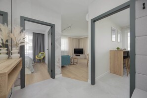 1 habitación, tabla de planchar con plancha, cuna de viaje y wifi 
