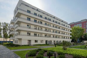 Exterior - Lizbońska 5 | Warsaw | Air-conditioned Apartment | PGE (Warszawa)