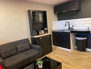 Living area - Midtown Studio Unit B Backyard (Phoenix)