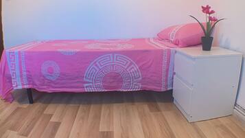 1 bedroom, WiFi, bed sheets