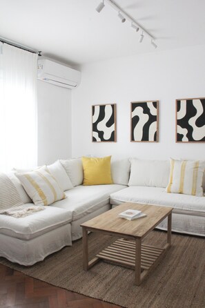 Apartment (10A II) | Living area