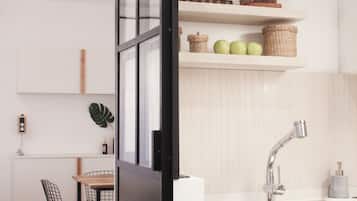 Apartment (10A I) | Private kitchen | Full-size fridge, microwave, oven, stovetop