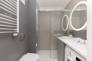 Doccia, asciugacapelli, asciugamani