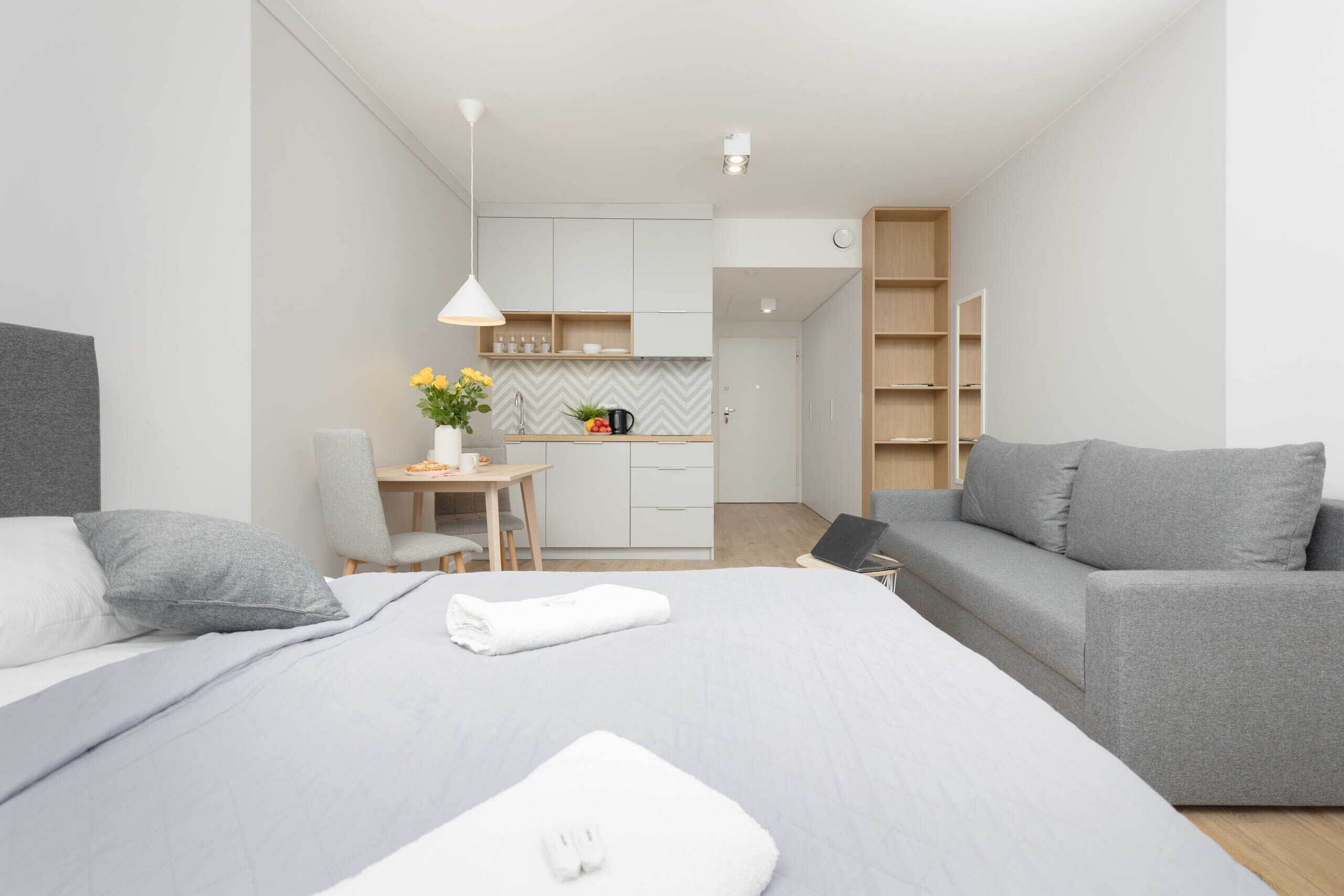 Iron/ironing board, WiFi, bed sheets