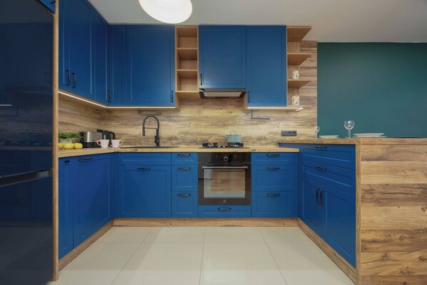 Fridge, oven, stovetop, toaster