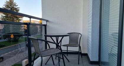 Aleje Wolności 13 | Modernes Studio | Balkon