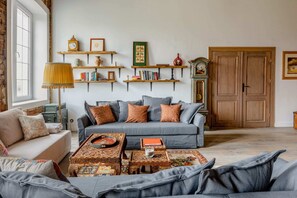 TV, lareira