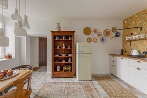 Fridge, oven, stovetop, dishwasher - Historic House for 10 People in Podlasie | Garden | Parking (Rafałówka)