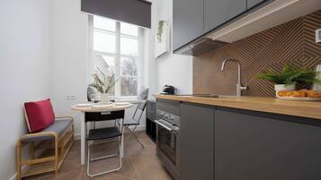 Geladeira, fogão, cooktop, lava-louças