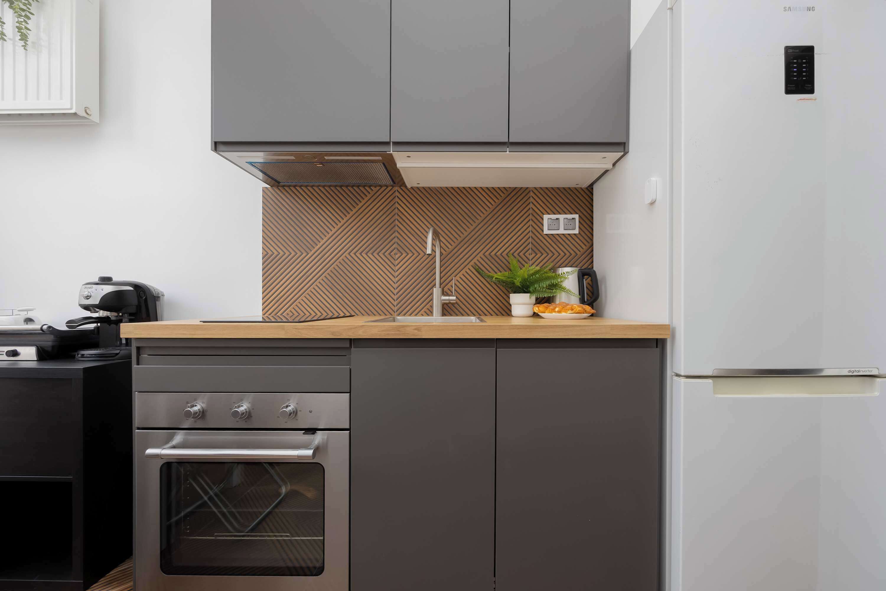 Refrigerador, horno, parrilla de estufa y lavavajillas 