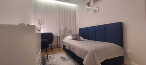 Desk, iron/ironing board, travel cot, WiFi