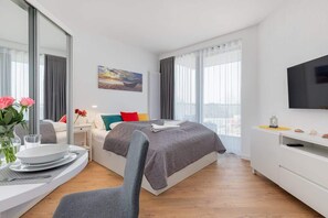 Desk, iron/ironing board, travel cot, WiFi
