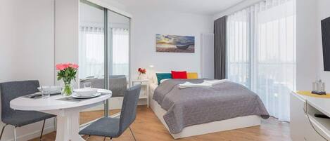 Skrivebord, strygejern/strygebræt, weekendseng, Wi-Fi