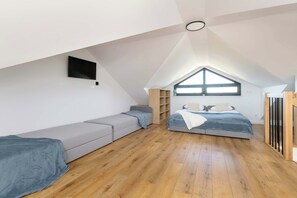 2 bedrooms, desk, iron/ironing board, WiFi - Spacious Apartment for 10 persons | Pool, Sauna, Parking (Jastrzębia Góra)
