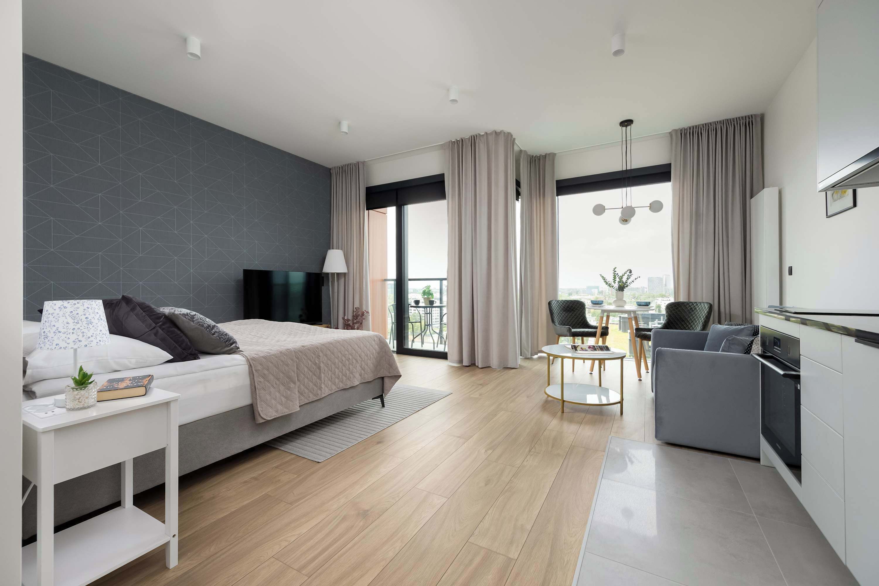 Iron/ironing board, travel crib, WiFi, bed sheets