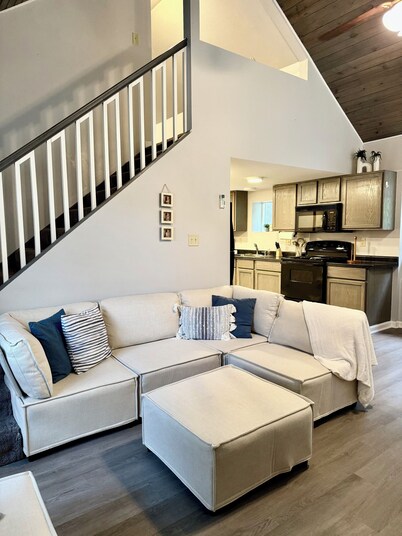 Fisherman’s Paradise at The Lake. Charming 2 bedroom house by the lake in Warsaw