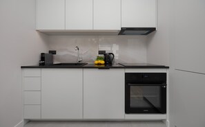 Kühlschrank, Ofen, Herdplatte, Geschirrspüler