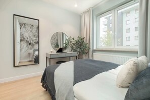 Desk, iron/ironing board, travel cot, WiFi