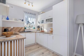 Køleskab, ovn, kogeplade, opvaskemaskine
