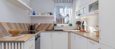 Refrigerador, horno, parrilla de estufa y lavavajillas