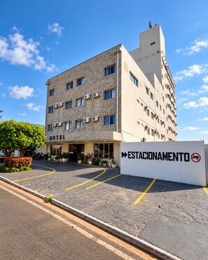Front of property - Hotel Transcontinental (Ji Parana)